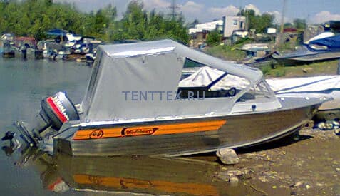 Серый ходовой тент на алюминиевом катере (Wellboat)